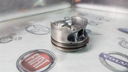 Поршень Mercedes-Benz C-Class W205 M274E16 2014 (б/у)