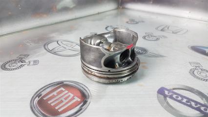 Поршень Mercedes-Benz C-Class W205 M274E16 2014 (б/у)