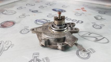 Насос вакуумный Toyota Auris ZRE186H 2ZR-FAE 2012 (б/у)