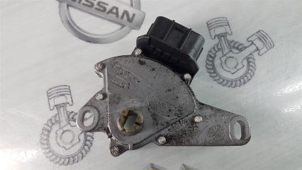 Датчик положения селектора АКПП Toyota Vitz SCP10 1SZ-FE 2003 (б/у)